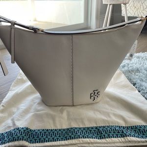 Tory Burch McGraw Bucket Bag New Ivory